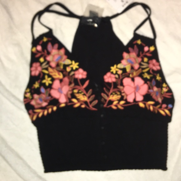 Black crop top with flowers - Picture 1 of 4
